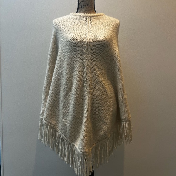Off White Poncho originally purchased from Barney’s NY - Picture 2 of 5